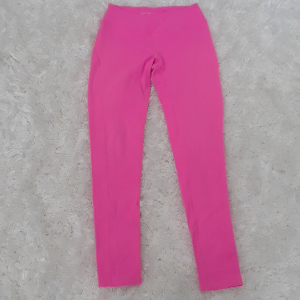 Beyond Yoga pink leggings Medium